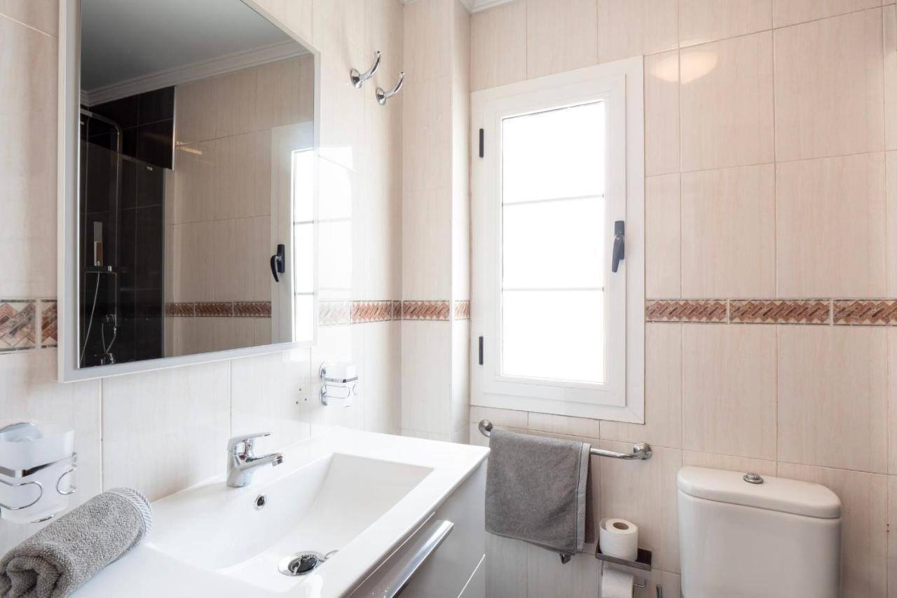 Comfortable And Modern Apartment Next To The Avenida Central In Tias Exterior photo